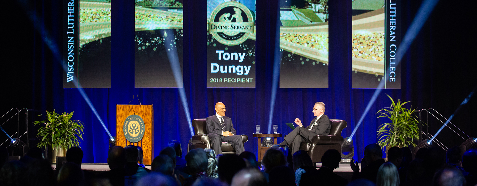 Tony Dungy Receives Divine Servant Award