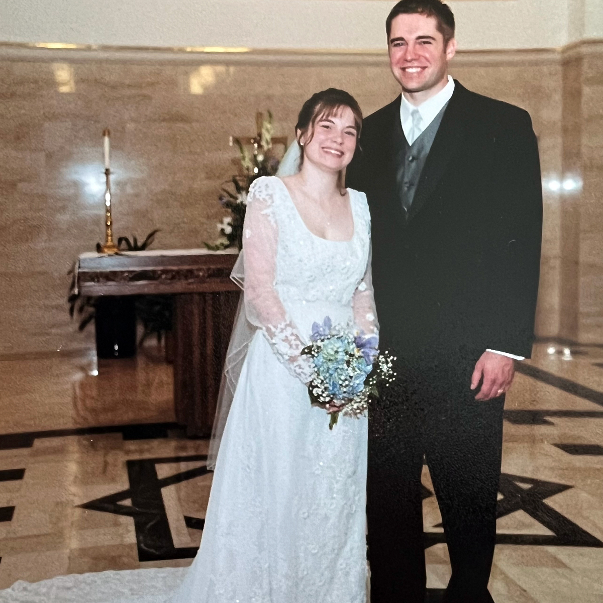 wedding couple in chapel