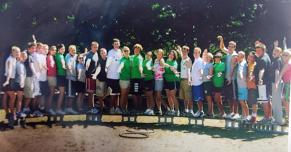 Group of students posing for a photo